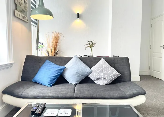 Modern Family Apartment Free Parking And Gym By Beach